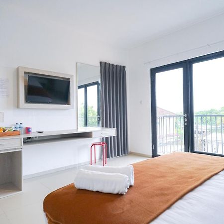 Urbanview Pecatu Residence Bali By Reddoorz Унгасан Экстерьер фото